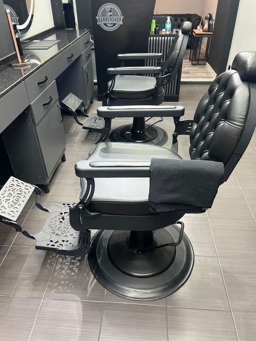 Магазин срещу Операта – Дондуков, 960€ с ДДС, витрина + мазе