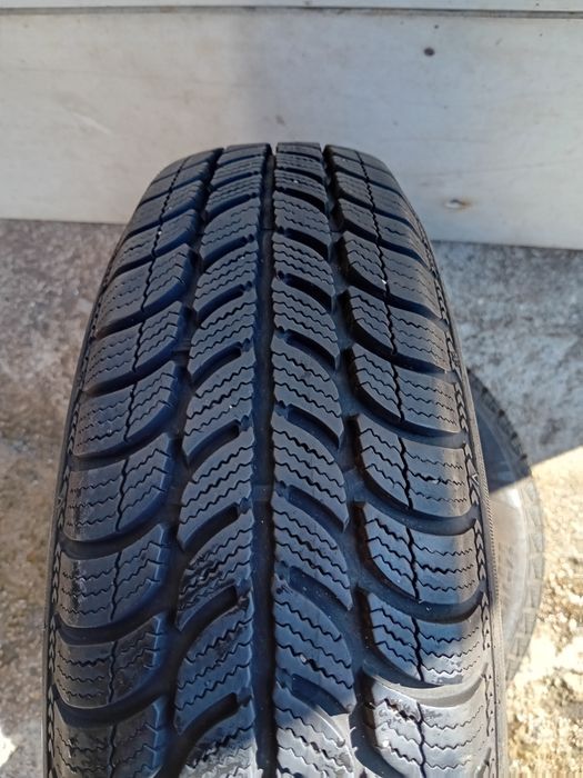 4 броя железни джанти  13 цола с гуми за 120 лв и 4 броя алуминиеви дж