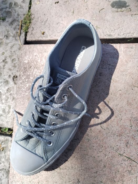 Продавам кецове converse