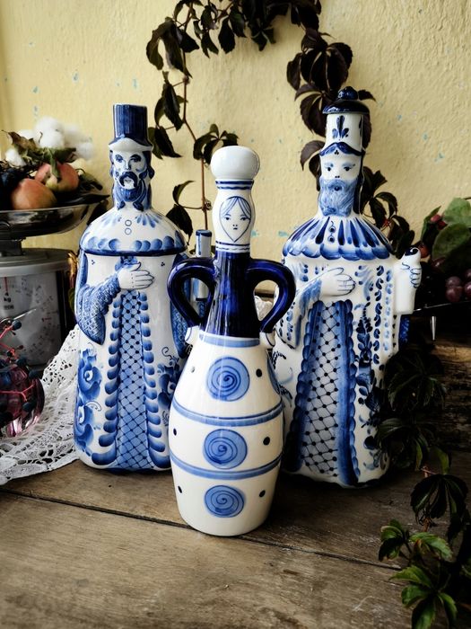 Гжель порцеланова бутилка