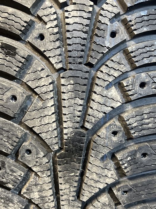 Anvelope 215/60R16C-Nokian Noi