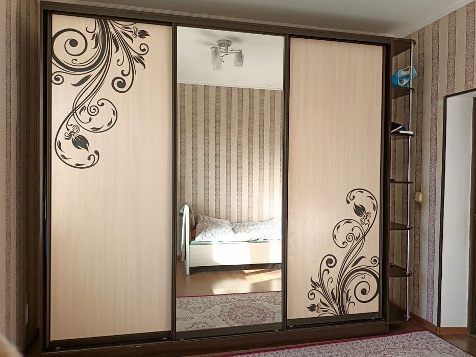 Срочно!Шифоньер сатылады.