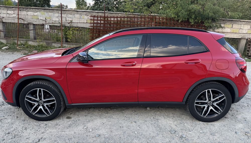 Vând Mercedes-Benz GLA 200 D
