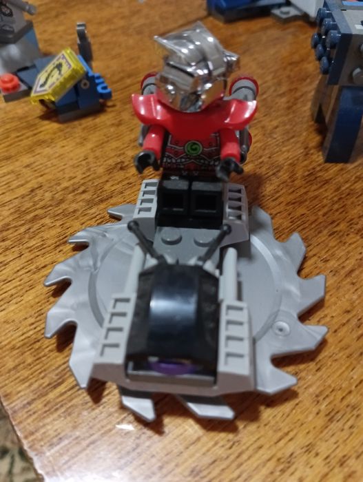 Продам фирменные Лего оригинал