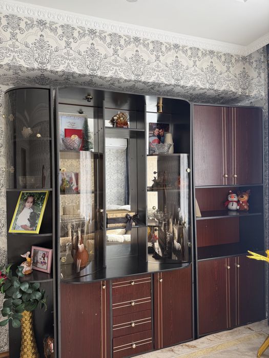 Стенка в гостиную  и подиум под tv