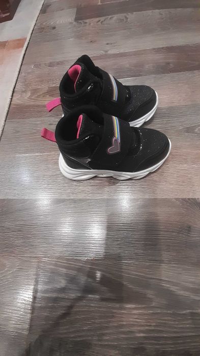 Детски светещи обувки LKW