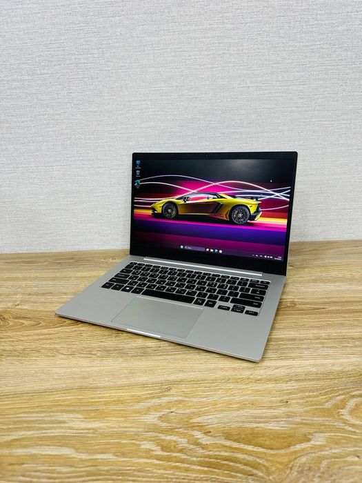 Продам Стильный Ультрабук SAMSUNG Book Go