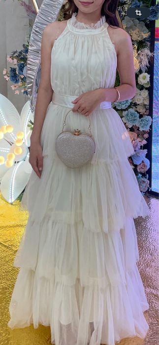 Вечернее платье  надего одинь раз.Размер М подойдет (С,М)