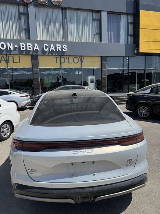 BYD Han L dual motor
