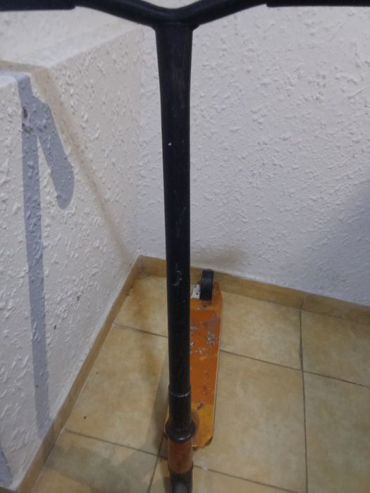 Продам самокат детский.