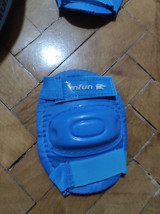 Set Casca copii marime M si protectie cot si genunchi NFun