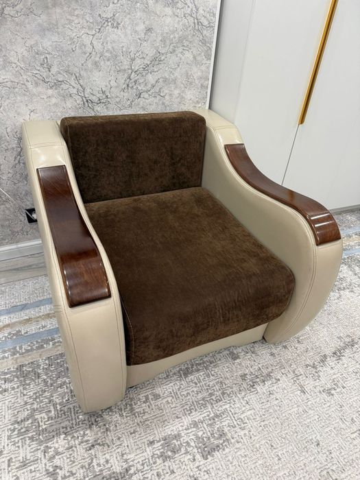 Продам диван мини диван и кресло