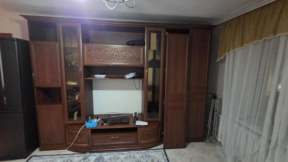 Стенка в отличном состоянии