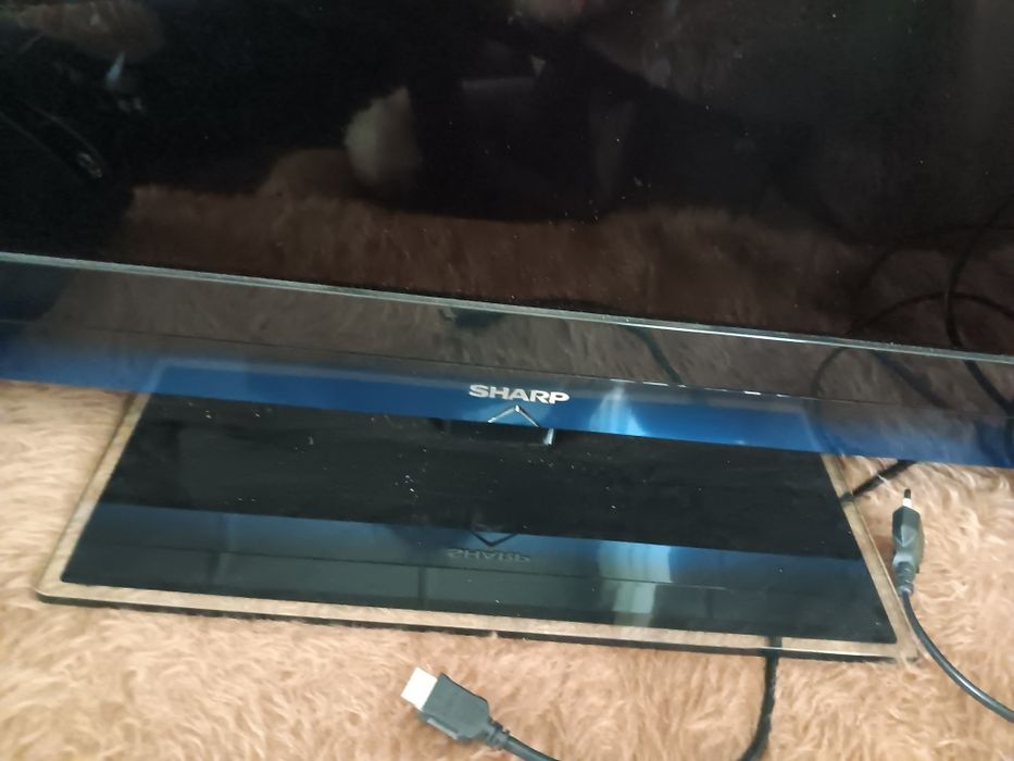 Телевизор Sharp в отлично състояние