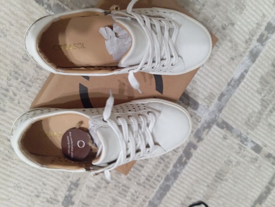 Кеды белые в идеальном состоянии