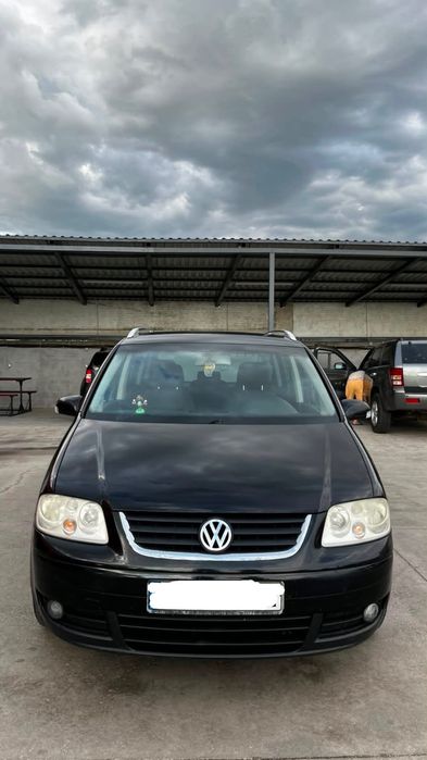 Vând  Volkswagen Touran