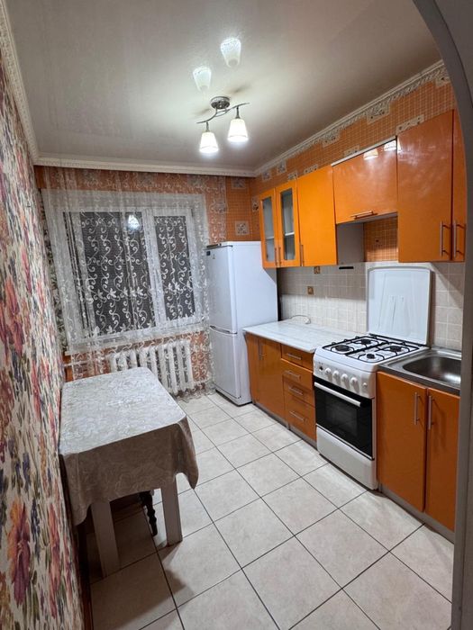 Продам 2 комнотную квартиру центр