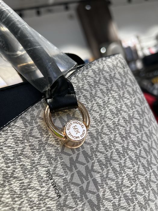 Geanta M. Kors 2024 // SUPER PRET // Logo detasabil