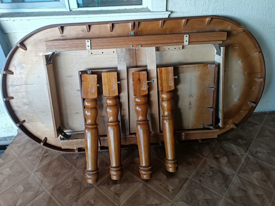 Стол и 6 стульев