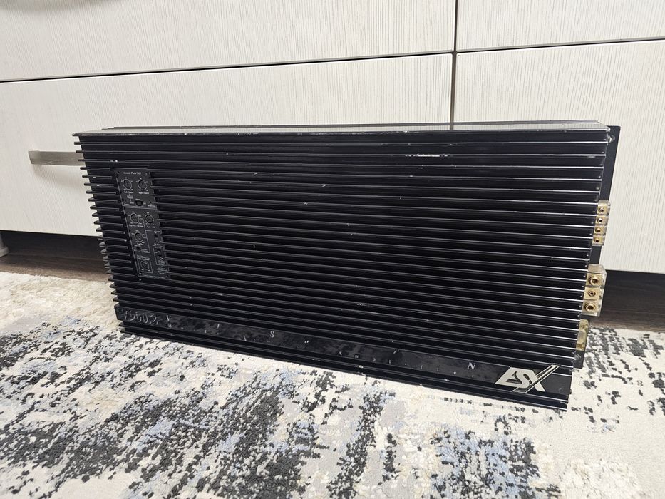Statie amplificator auto ESX 900w/4ohm