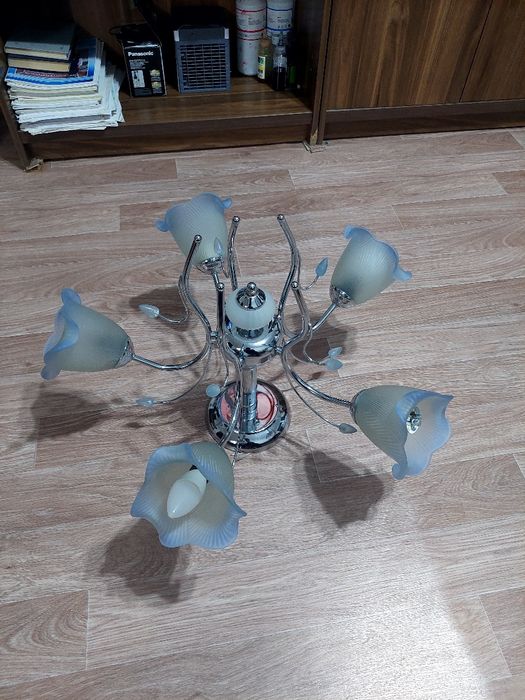 Продаю люстру не дорого
