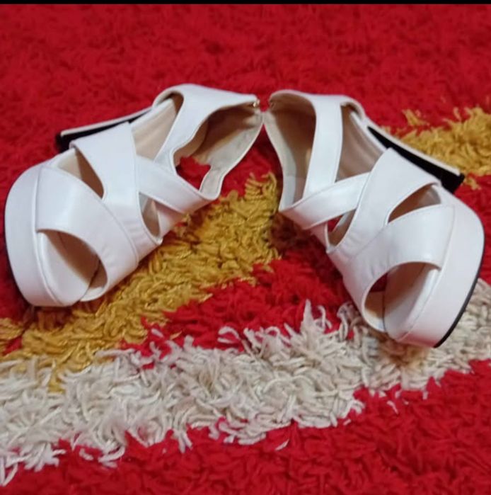 Sandale dama cu platforma și toc inalt