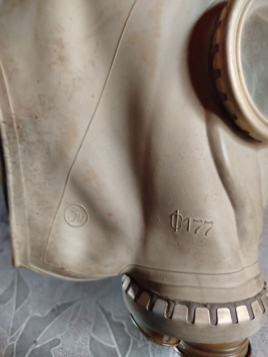 Продам два противогаза