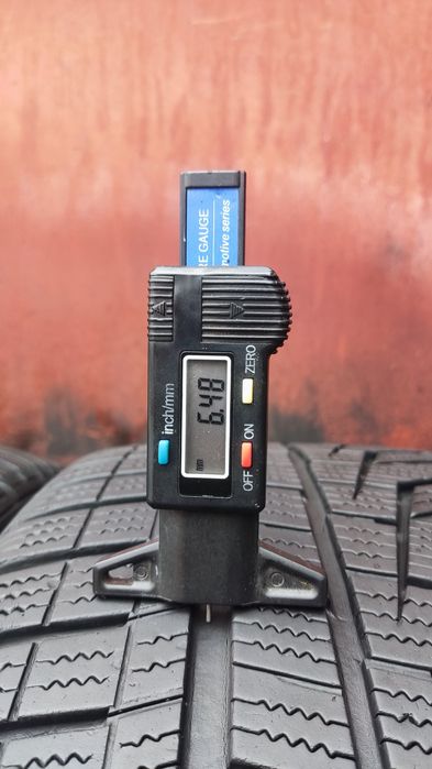 2бр. зимни гуми 235/40/19 Hankook 
dot2023