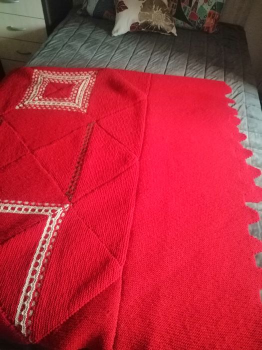 Ръчно плетено  покривало за легло, диван