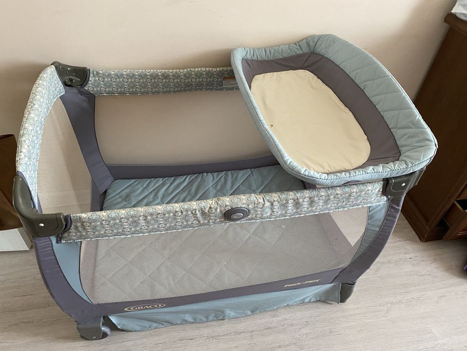 Манеж ер балагада кыз балагада барады