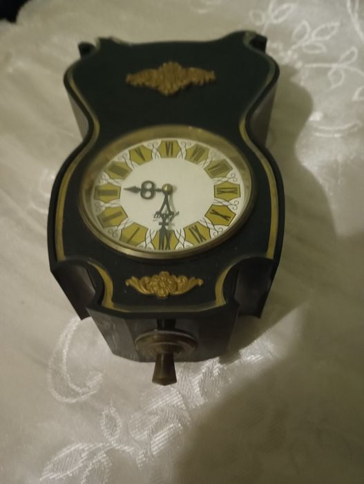 Часы настольные, под старину.