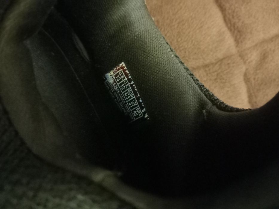 Мъжки спортни обувки 45 номер