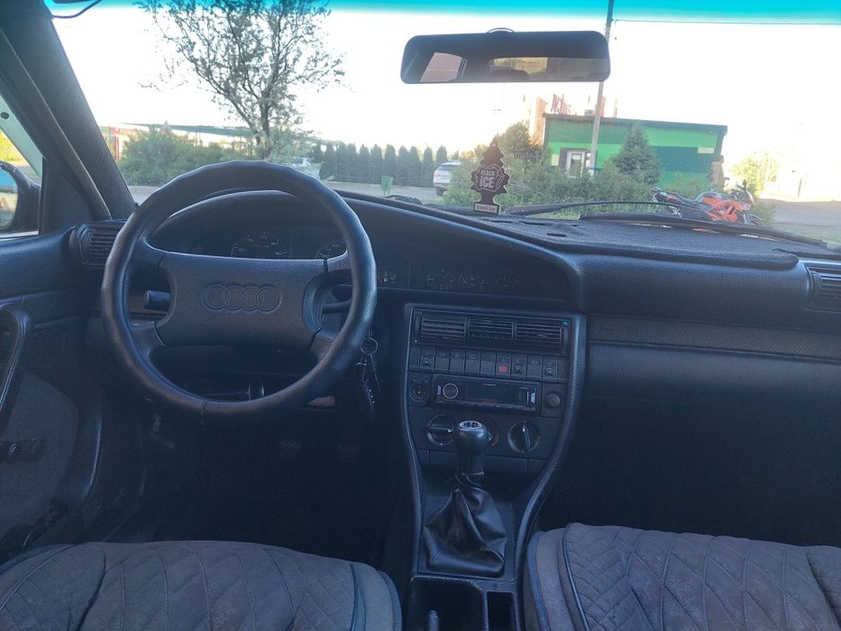 Продам  Audi 100