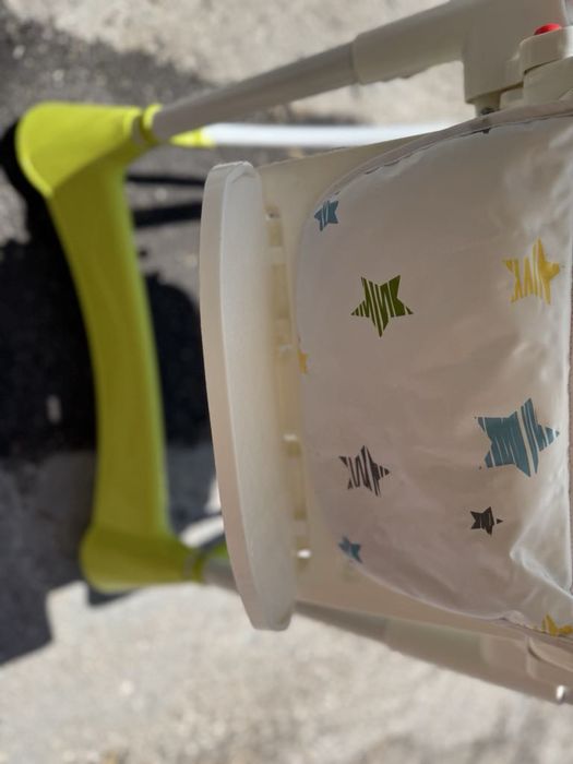 Стол за хранене за бебе Chipolino пластмасово с табличка