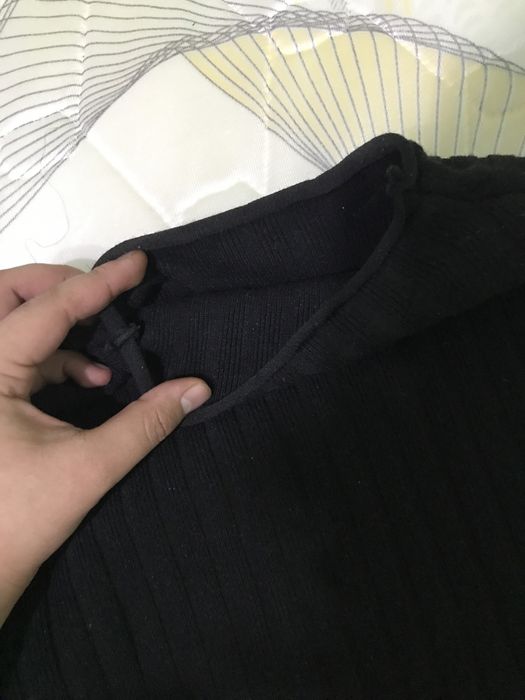 платье чёрное..