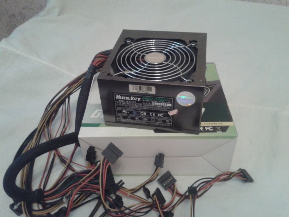 Huntkey 550w продается отлично работает.
