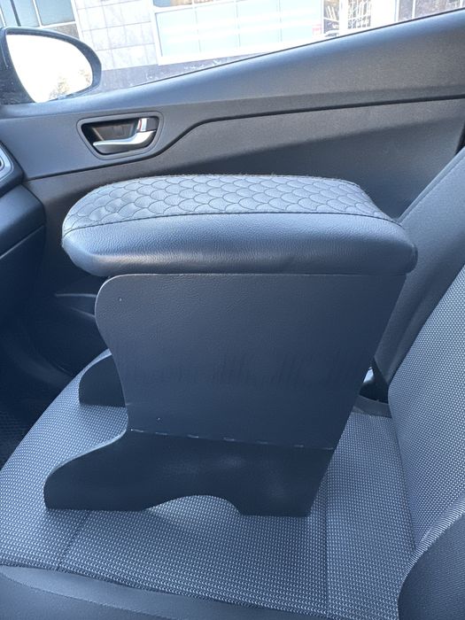 Продам подлокотник новый универсальный