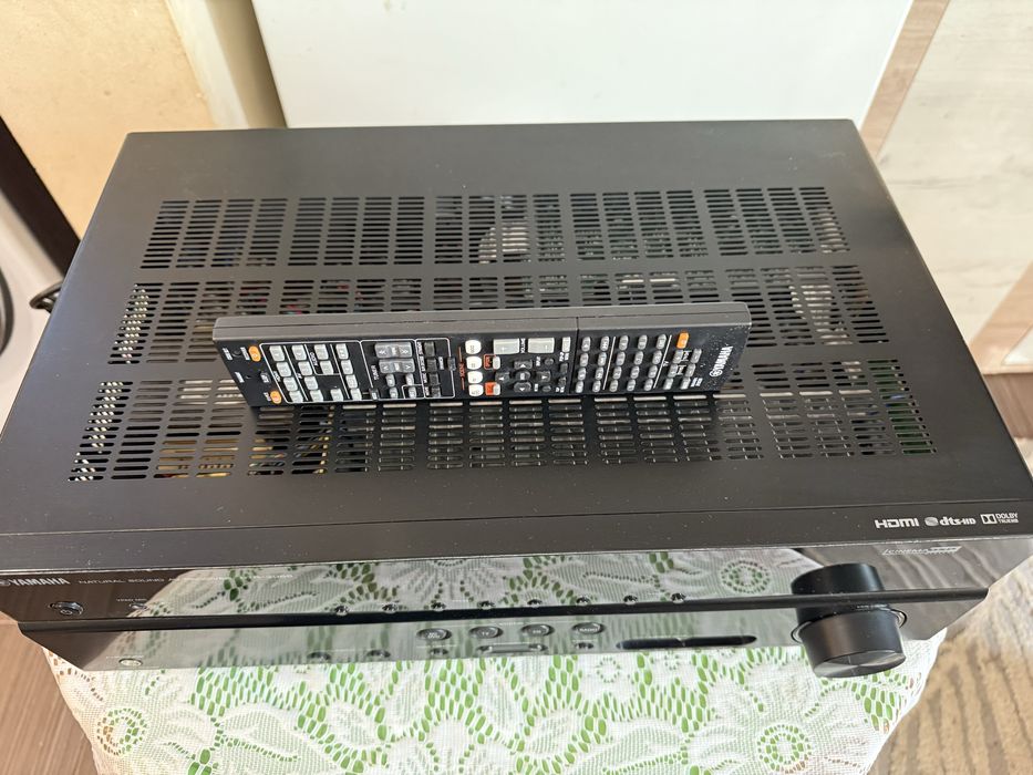 Yamaha HTR-3066 resiver