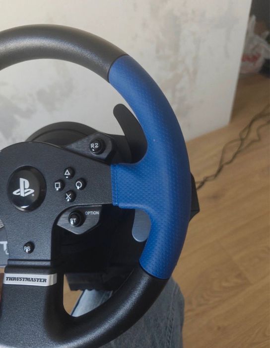 Volan  Ps4/Ps3 playstion 4 Thrustmaster