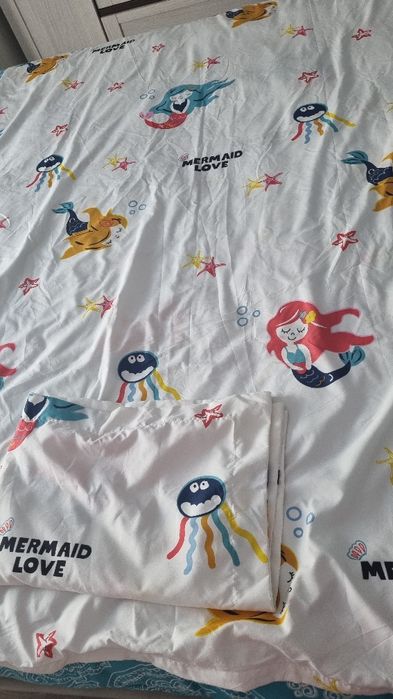 Set cearsaf +fata de perna cu Sirene