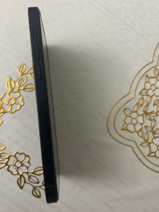 IPHONE 12 в отличном состоянии.