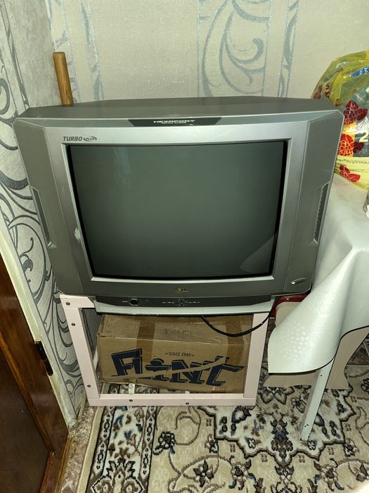 Продам телевизор простой