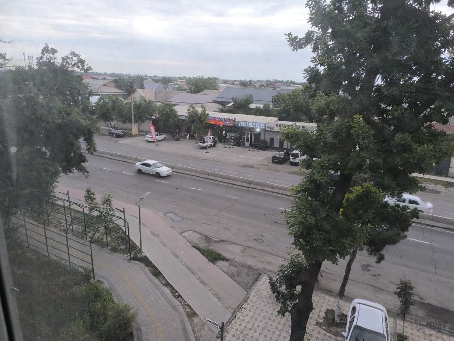 Продается квартира в центре города Янгиюля.
