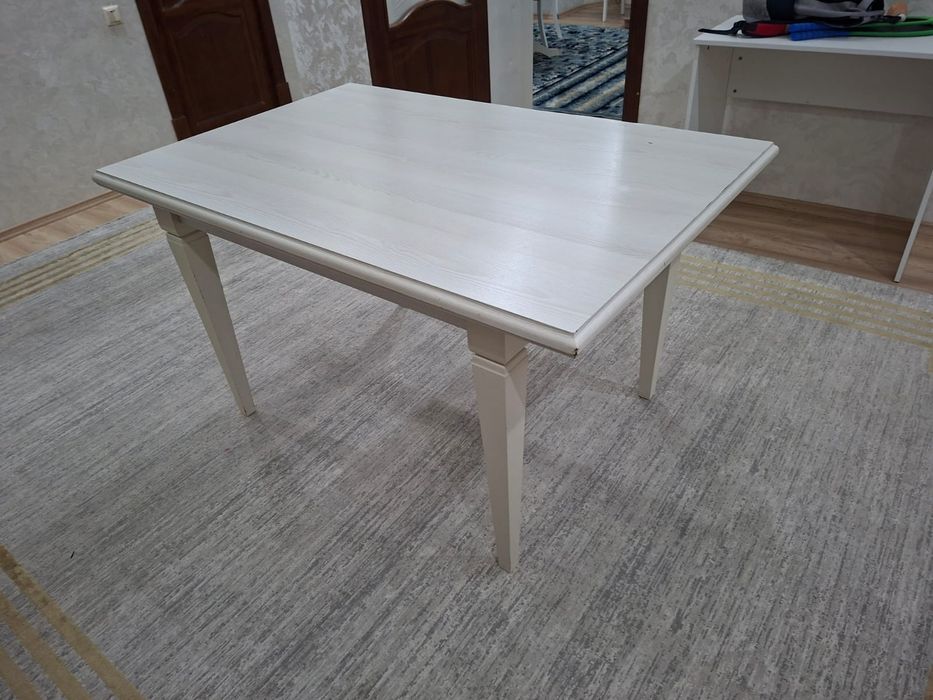 Стол сатылады размер 90×1,40