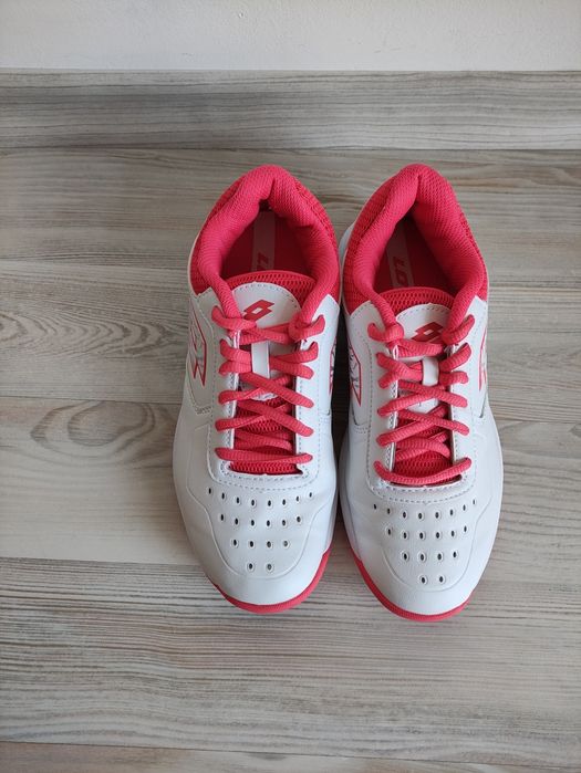 Дамски спортни обувки Лото - Lotto