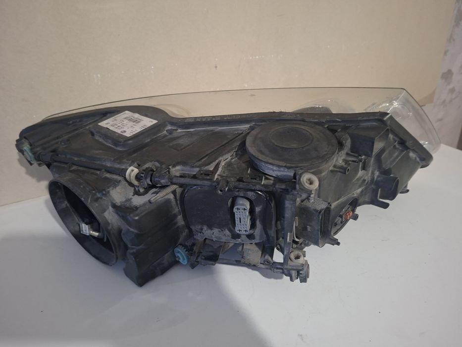 Ляв фар Hella 7L6941039C