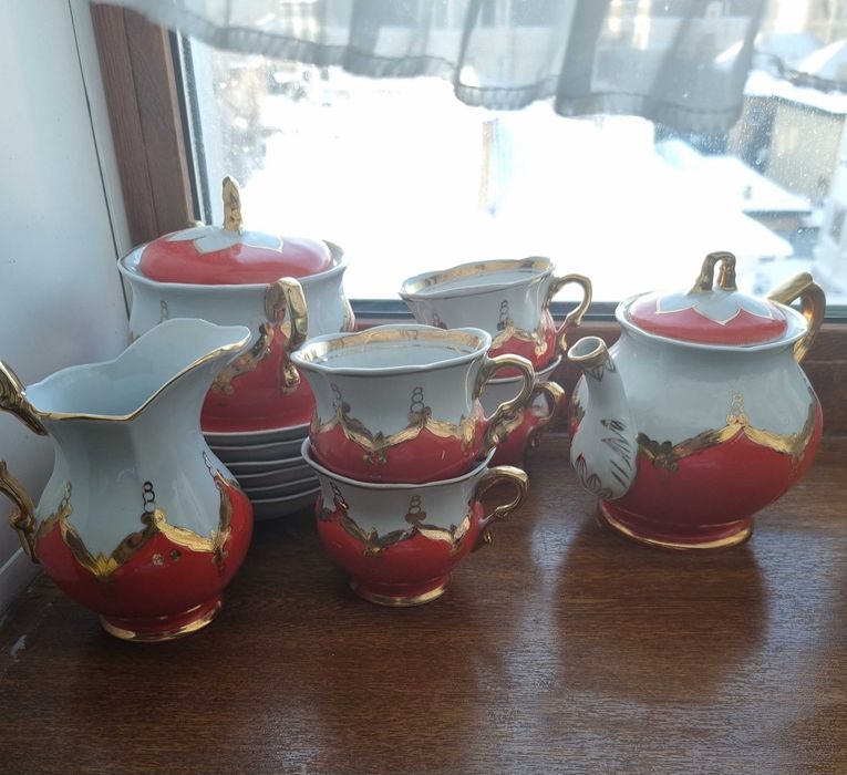 Сервиз "Красные бутоны" раритет