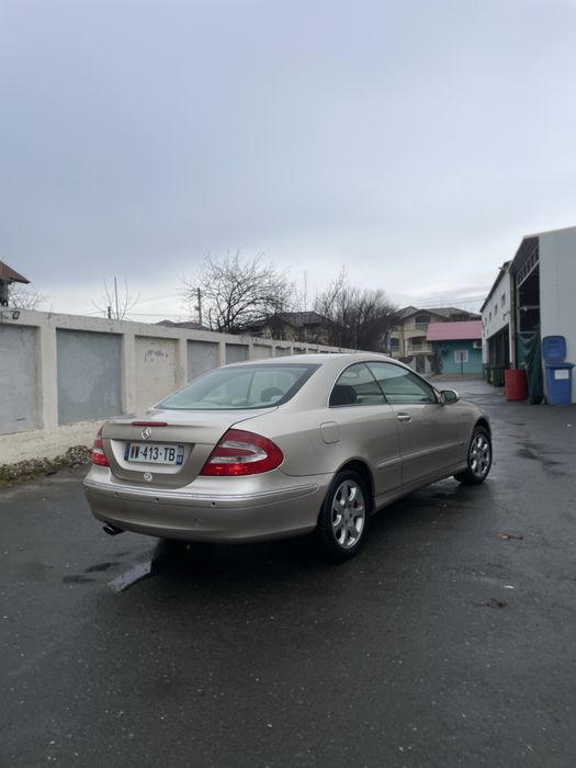 Mercedes-Benz CLK320
