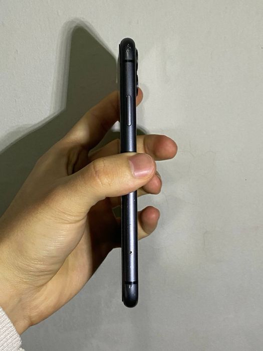 Айфон 11 продаю срочно