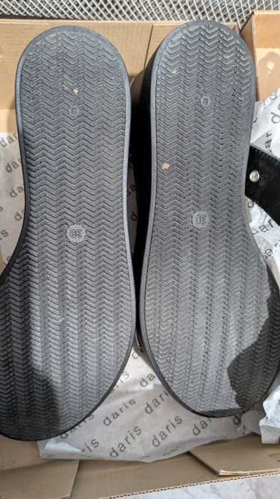 Нови сандали на платформа Daris